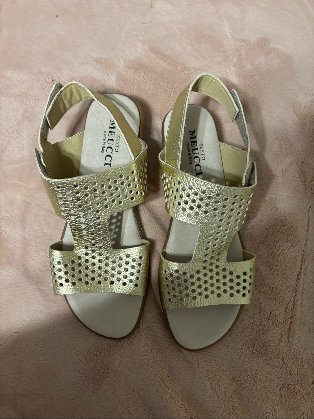 Sesto Meucci Gold Metallic Leather Perforated Comfort Sandals 9W Made in Italy